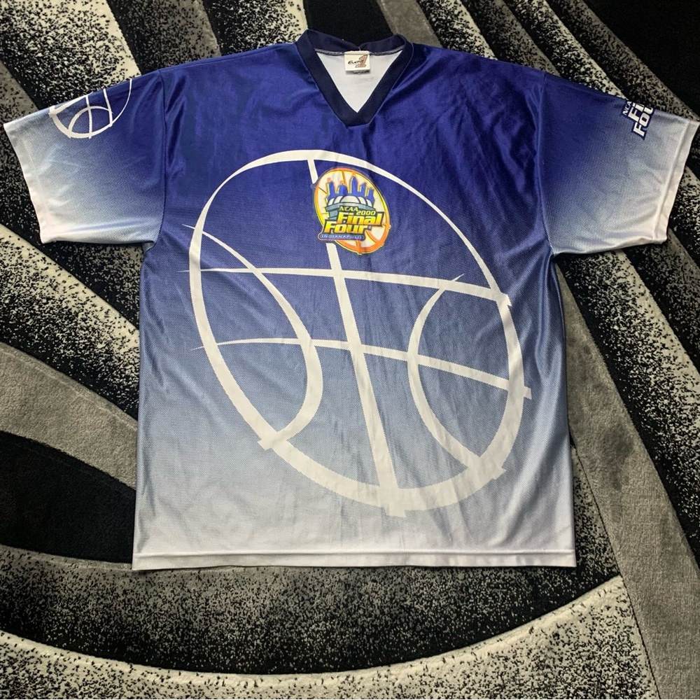 Vintage 2000 Y2K NCAA Final Four College Basketball Blue White Gradient T-shirt